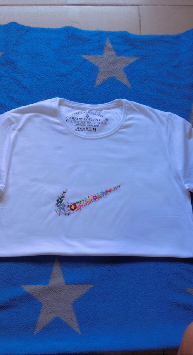 deryn_fluo's tweet photo. I ‘hand’-embroidered the Nike logo using flowers🥺
Please rt and patronize me 🙏🏿🧍🏾‍♀️ https://t.co/6czWO4f99d