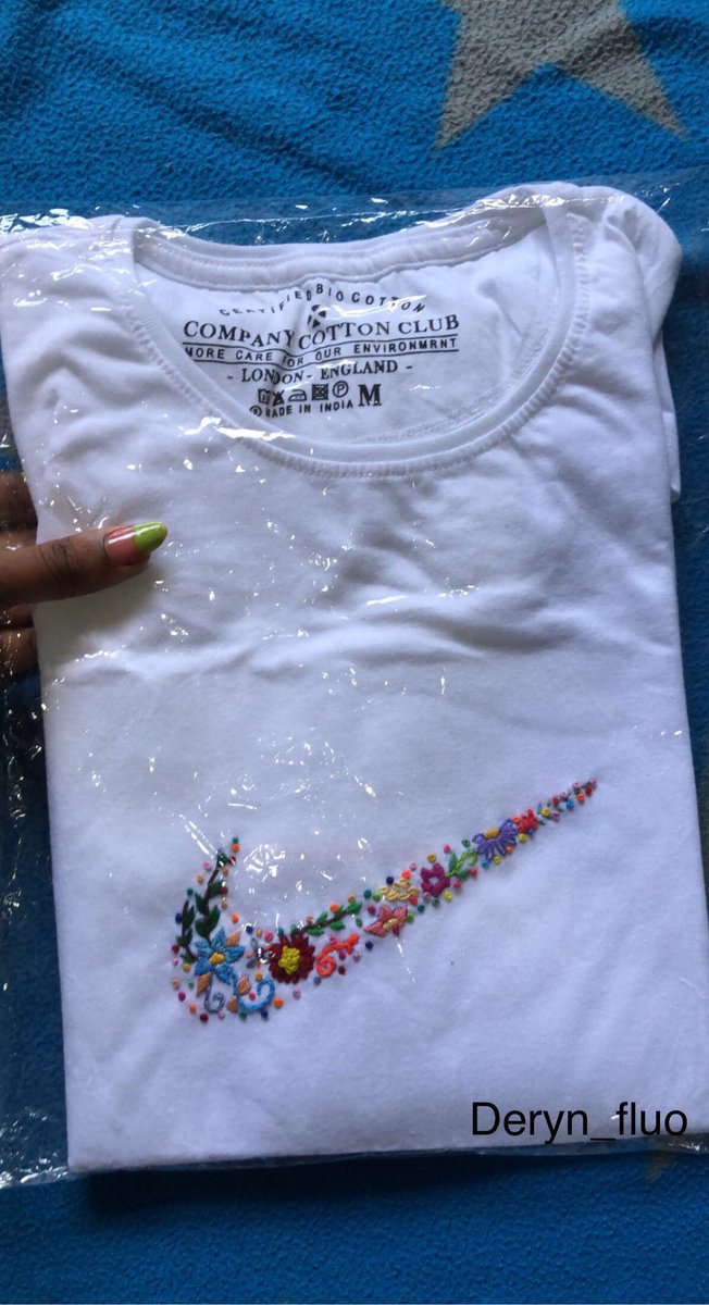 deryn_fluo's tweet photo. I ‘hand’-embroidered the Nike logo using flowers🥺
Please rt and patronize me 🙏🏿🧍🏾‍♀️ https://t.co/6czWO4f99d