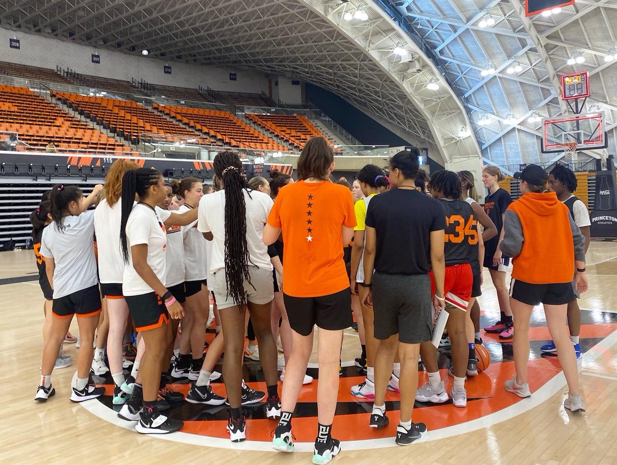 PrincetonWBB's tweet photo. We had a blast this weekend at our first Elite Camp of the summer! 🌞🏀

If you’re looking to play great basketball, learn about our program and receive instruction by our staff of current players and coaches… Join us next weekend for Elite Camp ✌️ 

🔗: https://t.co/0yk7duCTgm https://t.co/XkHGs5qkQ5