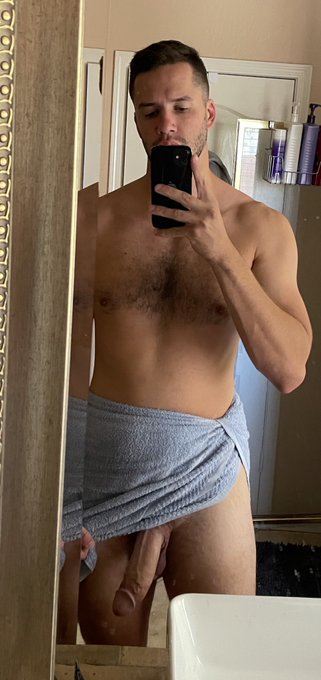 Come take my towel off https://t.co/002iX9i9MQ