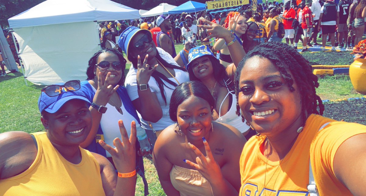 It’s Always a Good Time at AGP!!! 
It’s the Greek Love for Meee!!!
💜💛💙

#AGP22 #PrettyPoodles #K9Love #GreekUnity #Atlanta #NPHC #WomenofSGRho #SigmaGammaRho  #OmegaPsiPhi #PuppyLove