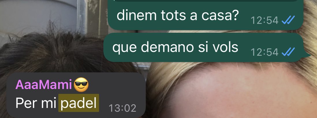 georgi2828's tweet photo. context: els meus pares juguen molt a padel 
com q em sembla divertidissim fa 5 anys la meva germana i jo li vam hackejar el mobil a la meva mare perq cada vegada q poses “Ok” digues “Padel”, i ara fa 5 anys casi daixo i segueix tenintho ha hagut d començar a dir okis https://t.co/r5N3mHmGyY