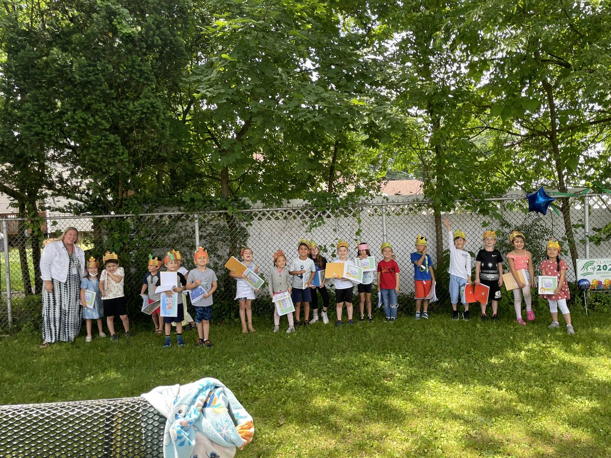 LabrosseKristy's tweet image. Publishing picnic success! 🍉💐🐜 We are proud authors! #NMUKNIGHT @NMGibbs_NJ @studentreasures