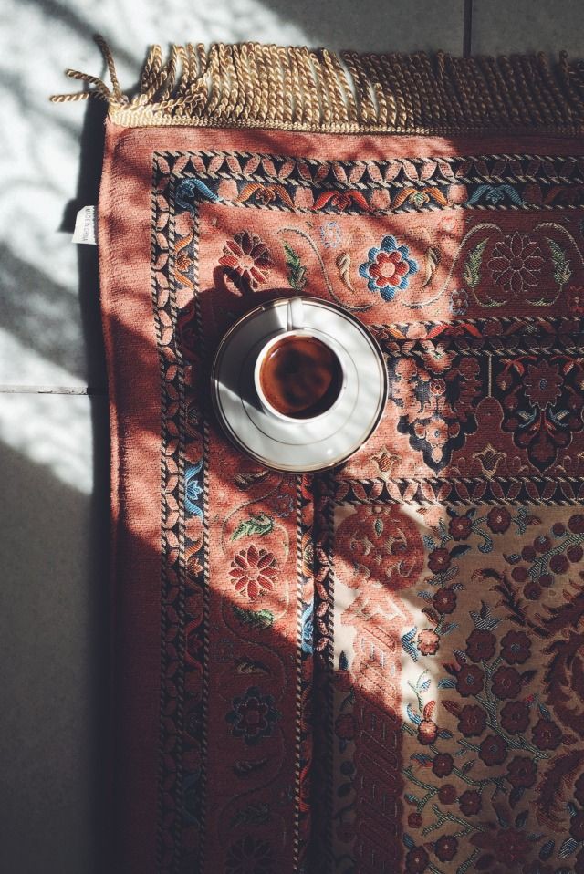 çok çabalayın ama zorlamayın. çünkü nasip zorlamayla değil çaba, gayret, sabır ve duayla gelir.