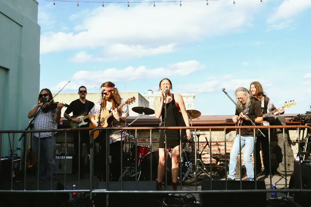 OffRecordTX's tweet photo. the @GaTheatre was 'set abaze' by @GrasslandString as part of their performances all around Georgia. Check out this southern delight captured by @_nicoleallario here: https://t.co/dRa6JOaAis 🔥
-
#GrasslandStringBand #georgiatheatre #offrecordblog #concertphotography https://t.co/POinaloH5e
