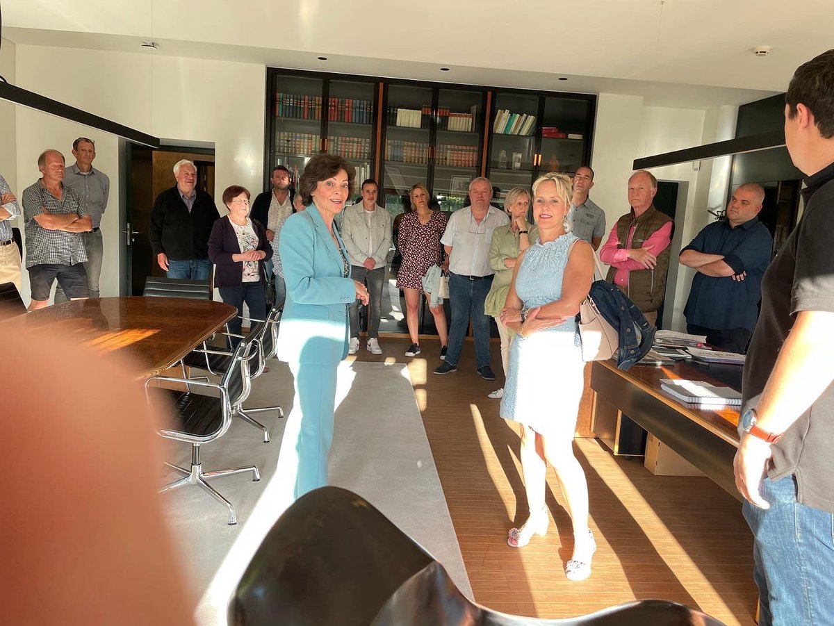 verachtertp's tweet photo. @CDenVGENK bezoekt het provinciehuis. Burgemeester @wimdries brengt lokale updates Liesbet Gabriels geeft toelichting inzake rollen vd provincieraad #genk3600 #goedbestuur #limburg
https://t.co/bBWk2oTqbm @cdenv @cdenvlimburg @VandeurzenToon @annieknagels https://t.co/VAO1xVeYjQ