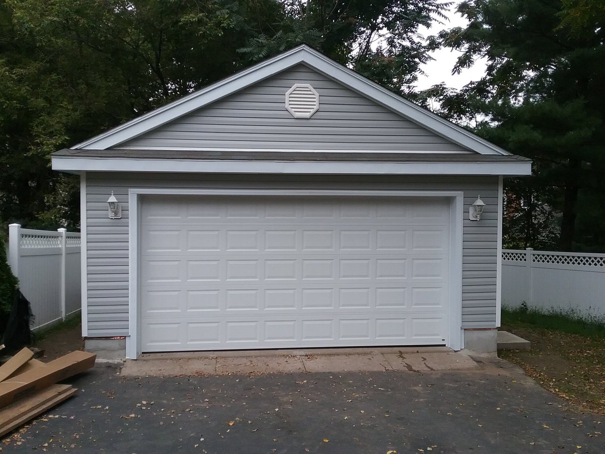 ballbuilders's tweet image. Before and after. Complete demo and rebuild with 16 ft by 8 ft door for full size SUV.