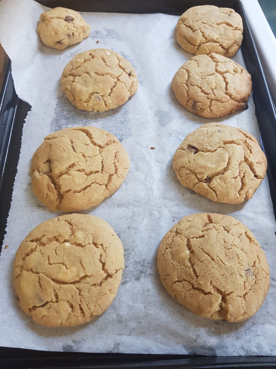 KESWFoodScience's tweet photo. Yummy chewy choc chip cookies by the lower school creative cookery activity this evening. Pictured: a set of eight absolute beauties and a giant cookie for one! #KESWitley #food #Foodie https://t.co/uygiUhy4t3