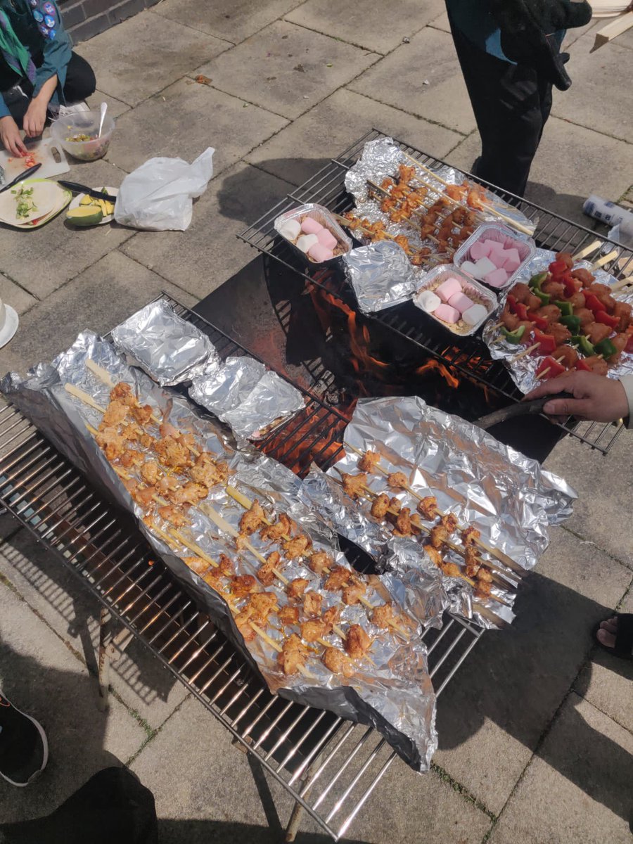 10thFulwood's tweet photo. The Windermere girl Scouts preparing and cooking a delicious meal from scratch, and ending with a lovely dessert treat!#backwoodscooking #competition #scouts https://t.co/gFTe96syC2