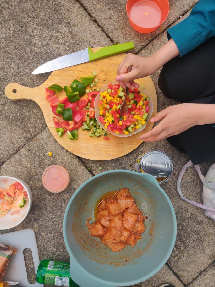 10thFulwood's tweet photo. The Windermere girl Scouts preparing and cooking a delicious meal from scratch, and ending with a lovely dessert treat!#backwoodscooking #competition #scouts https://t.co/gFTe96syC2