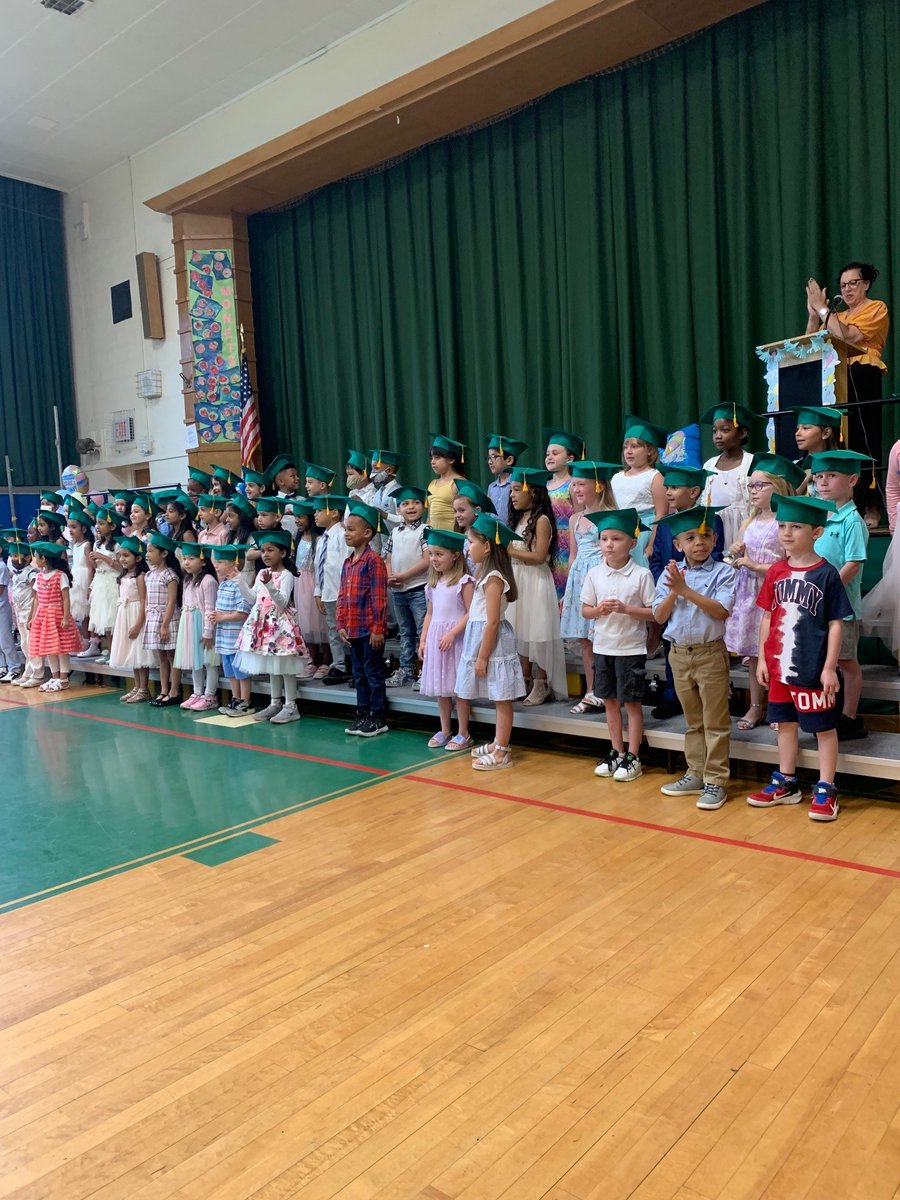 Kinderkids heading to first grade, so exciting!  #happeningathowell #teamwillow <a href="/VS13UFSD/">ValleyStream13UFSD</a>