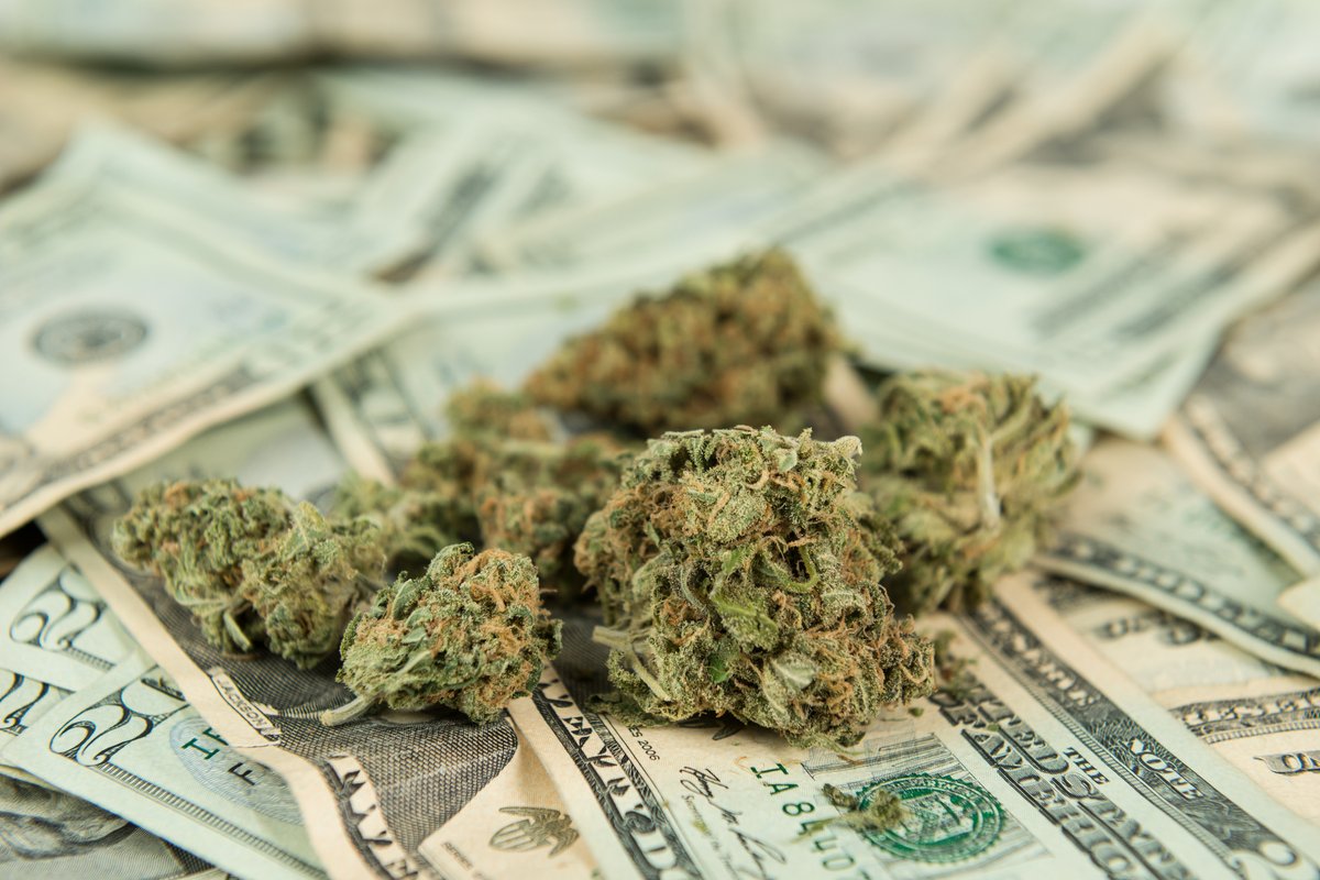 CommercialRec's tweet photo. Banking trade groups, including the Connecticut Bankers Association, have asked Congress to include marijuana banking legislation as part of a larger bill to provide funding for U.S. manufacturing and technology initiatives.

https://t.co/lIPMxCgCVv https://t.co/6dKrXKTNLm