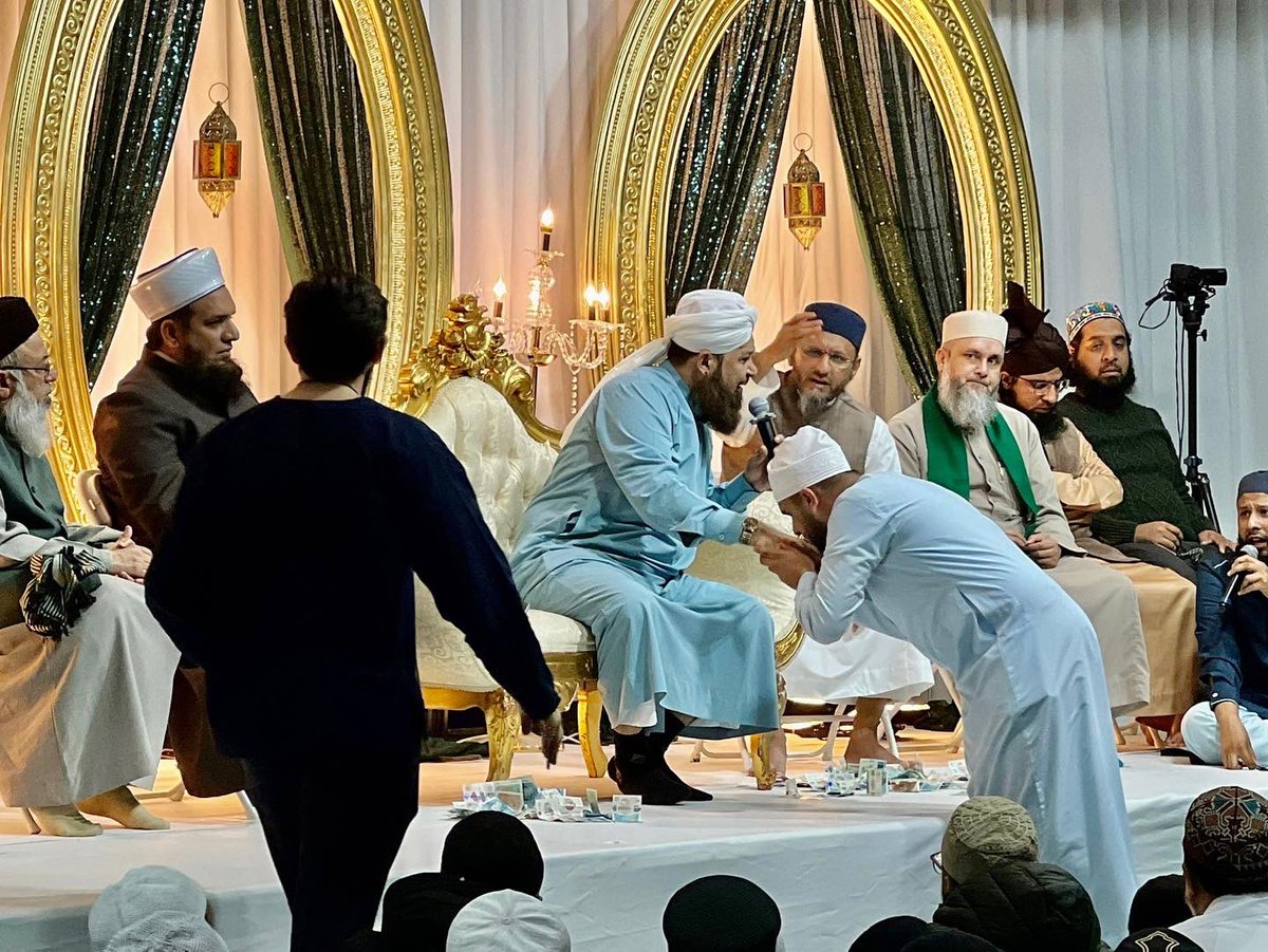 qamaracademy's tweet photo. Thousands of lovers blessed us with their presence during Yaad-E-Tajush Shariah on Saturday where Alhaj Owais Raza Qadri (Allah protect him) delighted us with the praise of Allah and His Beloved ﷺ….. https://t.co/oBDWNJgBEs
