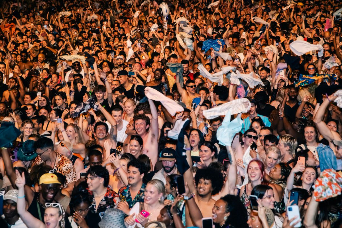 Burna Boy performing to 50,000 people at Primavera Sound festival in Barcelona, Spain.

#PrimaveraSound #PrimaveraSound2022 #lovedamini #Burnaboy