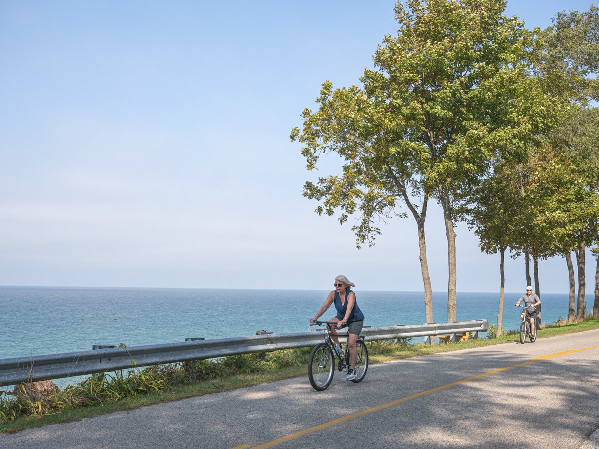 Saugatuck's tweet photo. Trade your work commute for lakeshore views when you take advantage of midweek reservations. Find travel deals for the #ArtCoastofMichigan here: https://t.co/ssqpPaI6op
#SaugatuckDouglas #LakeMichigan #views #flexcation #travel https://t.co/IsyjfVlV6r