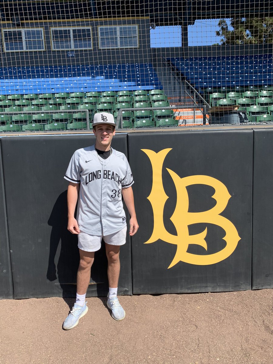 _JackHammond_'s tweet photo. Blessed and excited to announce I will be transferring to Cal State University at Long Beach to continue my academic and baseball career. Pumped to be apart of the tradition and history of this program. Let’s get to work🌴 #Skobags @LBDirtbags https://t.co/QzMWAH1e2d