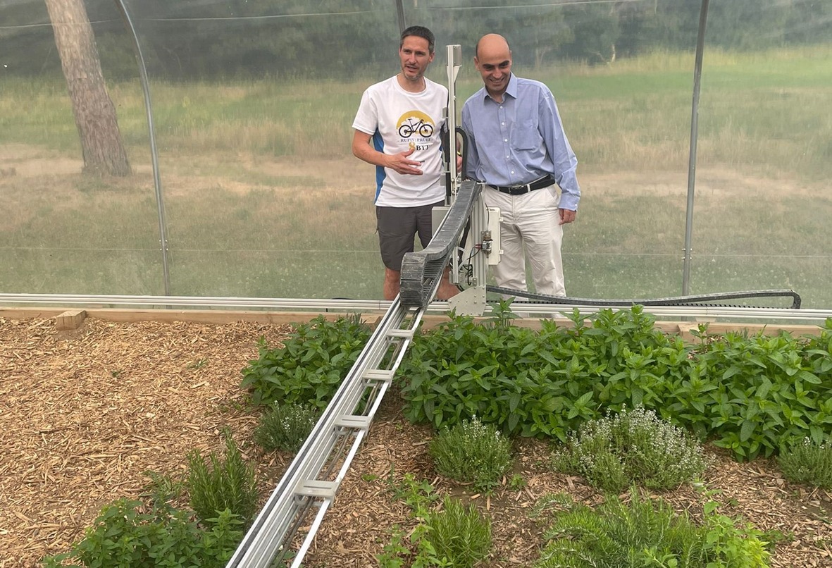 diba's tweet photo. 📲Apostem per convertir la província en una  #SmartRegion per millorar la qualitat de vida de les persones mitjançant l’ús intensiu de les tecnologies.
Ho hem explicat a la #FarmLabWeekRupit #Rupit #som311 #ODSDiba

✅https://t.co/qoBSQ2MJkF https://t.co/LULHIWYfpE
