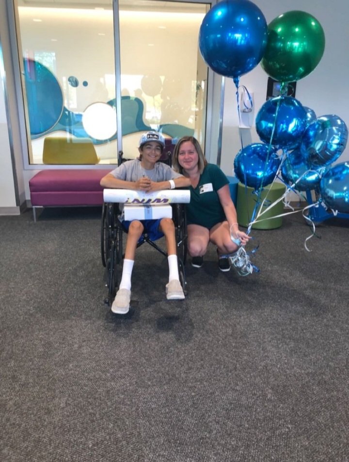 Last week I had the pleasure of getting to be there for a sweet boy who has held my heart since he was in 3rd grade. Almost 3 years ago he was diagnosed with Leukemia and last week he rang the No More Chemo Bell😍 
#22Strong
#NoMoChemo