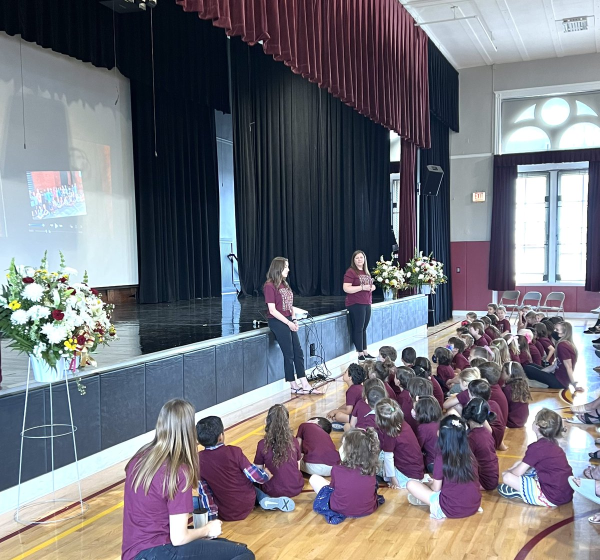 MsPlocher's tweet photo. Celebrating our @BurleySchool kindergartners transitioning onto 1st grade! We’re so proud of all they have accomplished this year. They’re smart, kind, caring &amp; upstanders…also great readers, writers &amp; thinkers! Have a wonderful summer. Read, wonder &amp; be curious my friends ❤️ https://t.co/1tfMbj0mEP