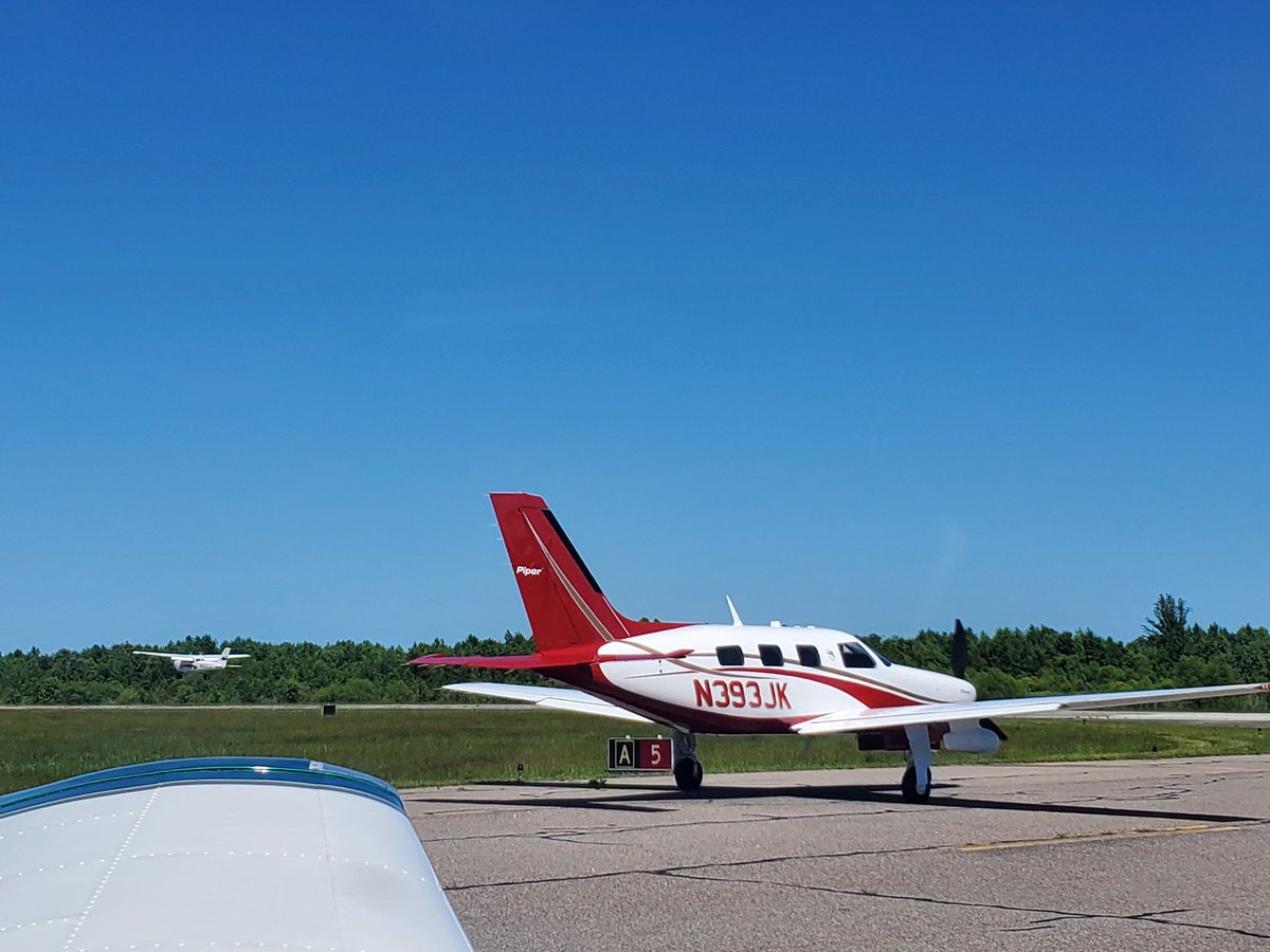 StormChaser290's tweet photo. A summers day at the local airport. #2 for departure behind the Meridian. #Piper #Cessna #AviationShenanigans https://t.co/7GdpDCmbG6