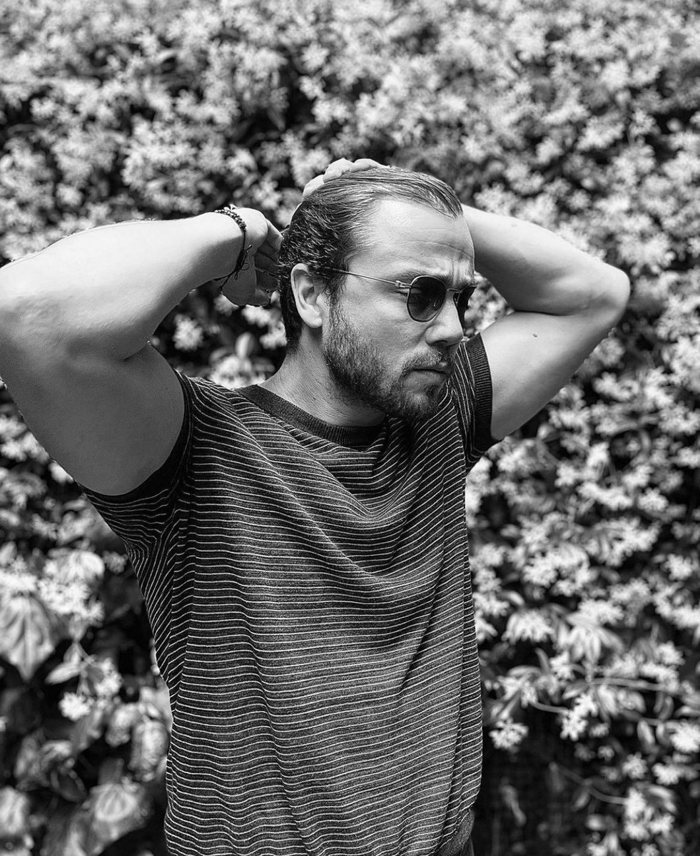 ran4055's tweet photo. Yakışıklım 😎🙈.

#TolgaSarıtaş https://t.co/D6pJw29qGQ