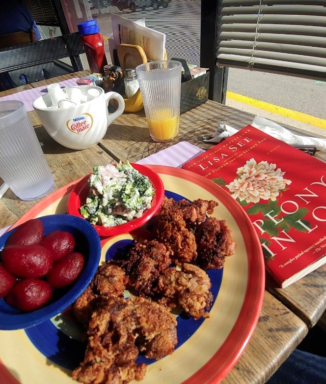All blues fade away with our tasty plates😍🍽️✨
.
🍽️Inside Dining Available⁣⁣⁣⁣⁣⁣⁣⁣⁣⁣⁣⁣⁣⁣⁣⁣⁣⁣
 . 
#GingersCafe #IndianaEats #IndianaFoodie #NoblesvilleIN #IndianaRestaurants #BestOfIndiana #EatLocal