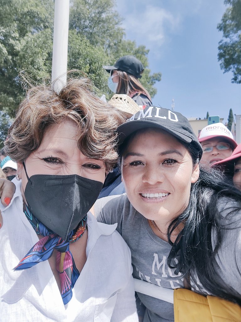 Siempre un gusto saludarte maestra Delfina.
