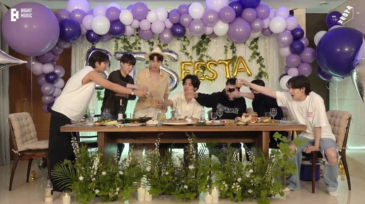 • . • 📽️ | INVITACIÓN A ARMY PARA LA CENA DE BTS (14.05.22)

— Martes, 14 de Junio.
06:00AM 🇸🇻🇭🇳🇳🇮🇬🇹🇧🇿🇨🇷
07:00AM 🇨🇴🇪🇨🇵🇪🇵🇦🇲🇽
08:00AM 🇩🇴🇵🇷🇻🇪🇧🇴🇨🇱🇵🇾🇨🇺
09:00AM 🇧🇷🇦🇷🇺🇾
02:00PM 🇪🇸

          • #BTSFESTA2022 (<a href="/BTS_twt/">방탄소년단</a>) •