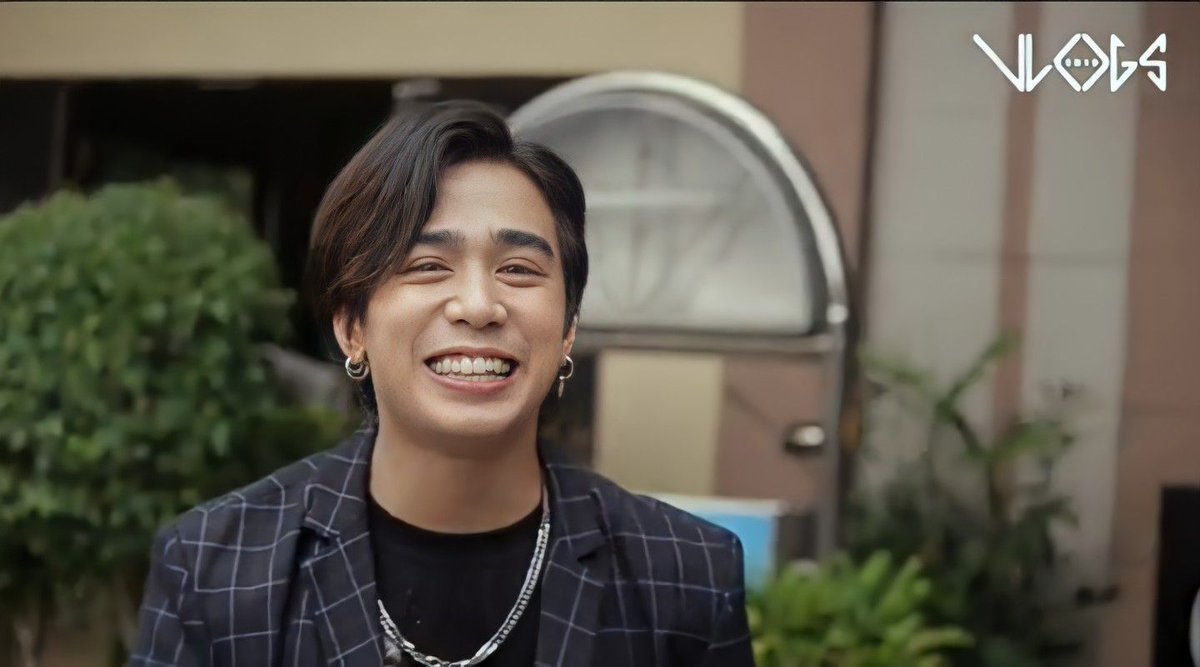 dreyysnts's tweet photo. Dear jashkullen, 

Your smile is the cause of my happiness. So, take appropriate care of yourself and keep smiling love. Iloveyou. 

#BBQniJosh
#SB19_JOSH
#WeAreOneIHAWAN https://t.co/Ik75dfOf4W