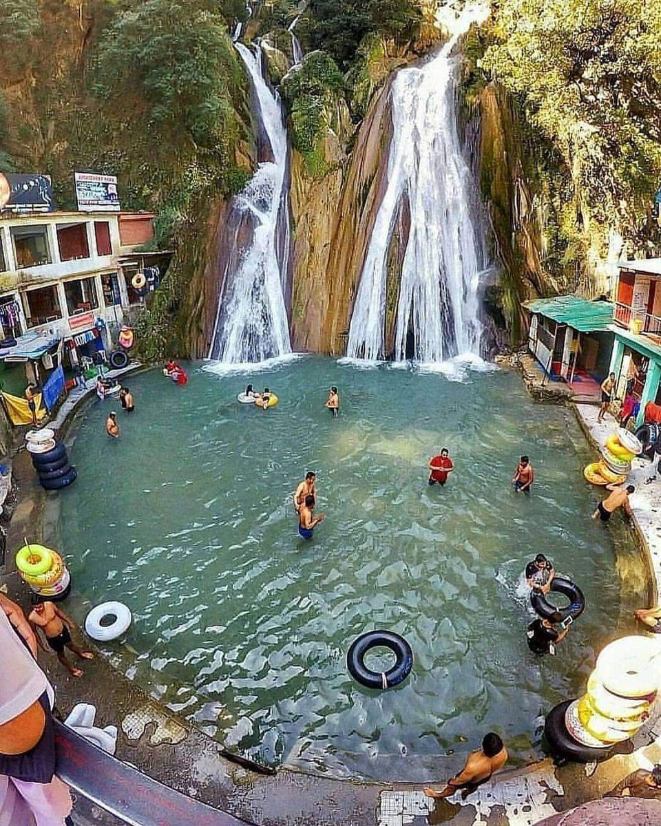 Kempty Waterfall at Mussoorie, #Uttarakhand 🇮🇳

#incredibleindia #lonelyplanetindia #uttarakhandtourism #uttarakhandi #thehimalayasin #explorehimalayas #mussoorie #travelgangtok #himalayasarecalling #himalayangeographic