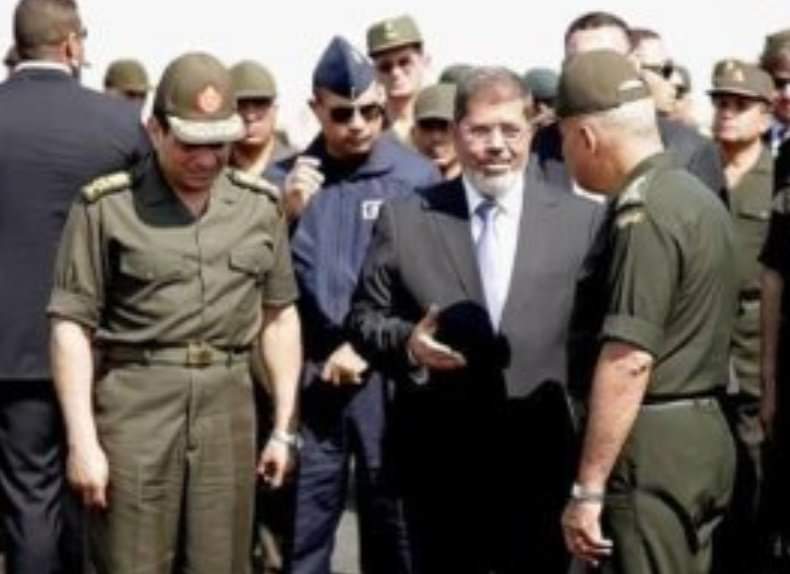 77las2's tweet photo. الصورة دي #السيسى دفع مليارات عشان يمحيها من ذاكرتكم سواء بالمطبلاتيه او ب #الإختيار  .
انشروها باستمرار
ولاتنسوا الدعاء للشهيد الأمة
د الدكتور #محمد_مرسي
#ارحل_ياسيسي https://t.co/injBJg1UYe