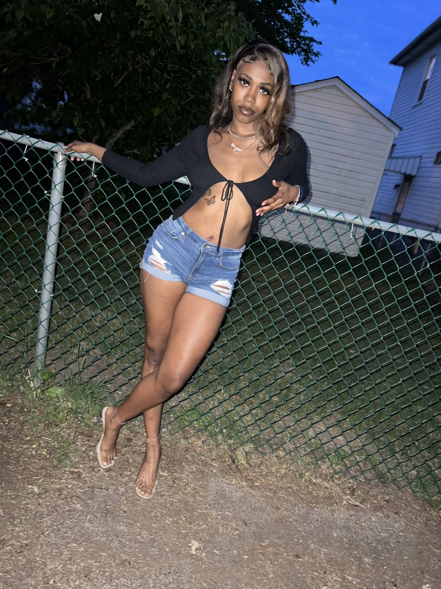 literallynobdyy's tweet photo. been her #BIGOG ๐ค https://t.co/jMExATlTCK