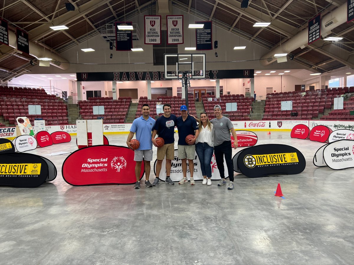 cresaboston's tweet image. Our #CresaBos team volunteered at this years @BioBall_MA event supporting the @SpOlympicsMA. It was a fun day of shooting hoops with the local #biotech community! Donate to the Special Olympics via this link:
okt.to/kpHw5S
#CresaCares #SpecialOlympics #lifesciences