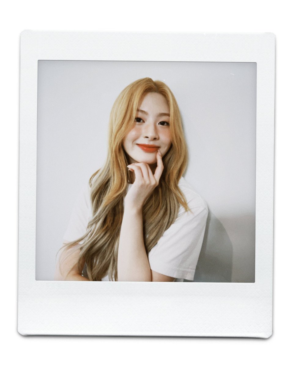 ysseune's tweet photo. What a good day to be 20! 🎂 https://t.co/wGPZkyNjPy