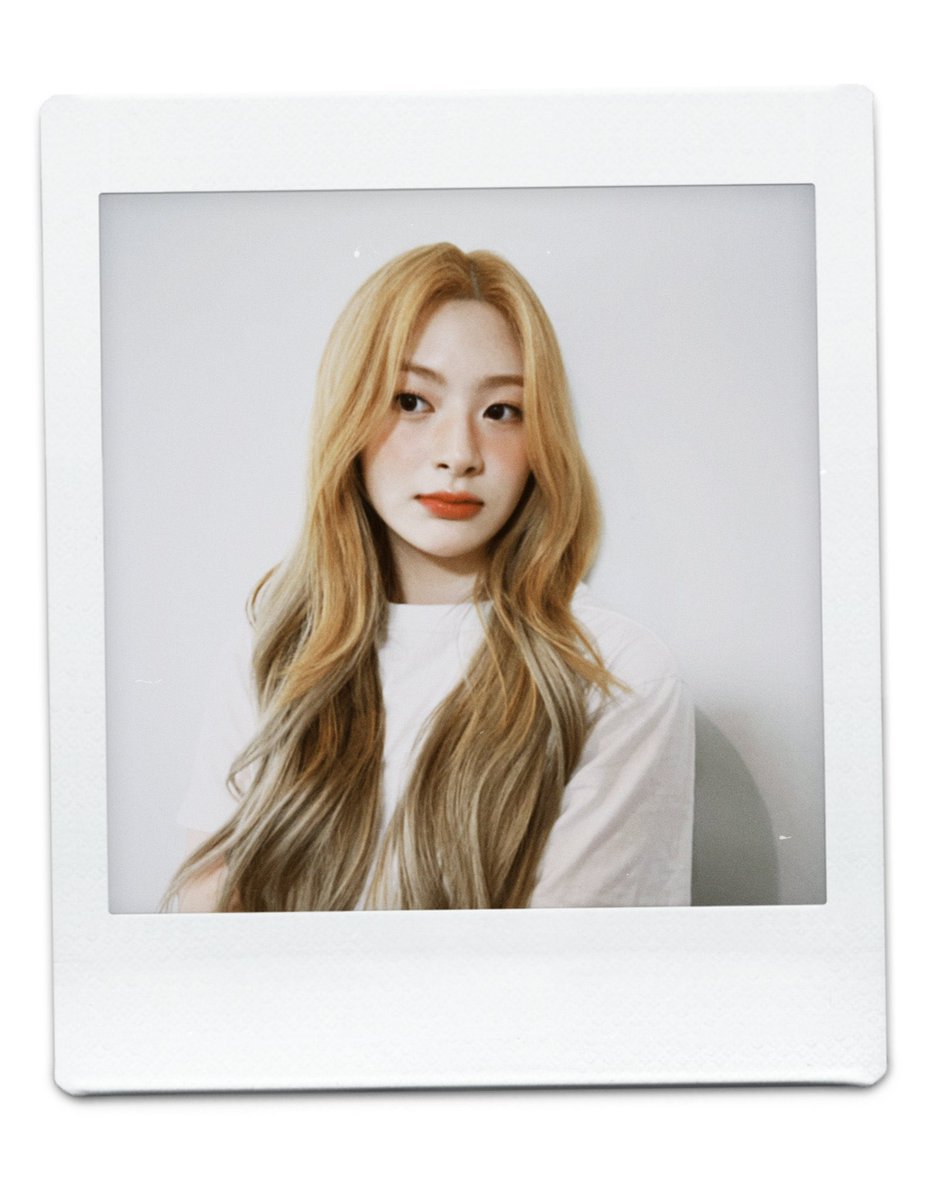 ysseune's tweet photo. What a good day to be 20! 🎂 https://t.co/wGPZkyNjPy