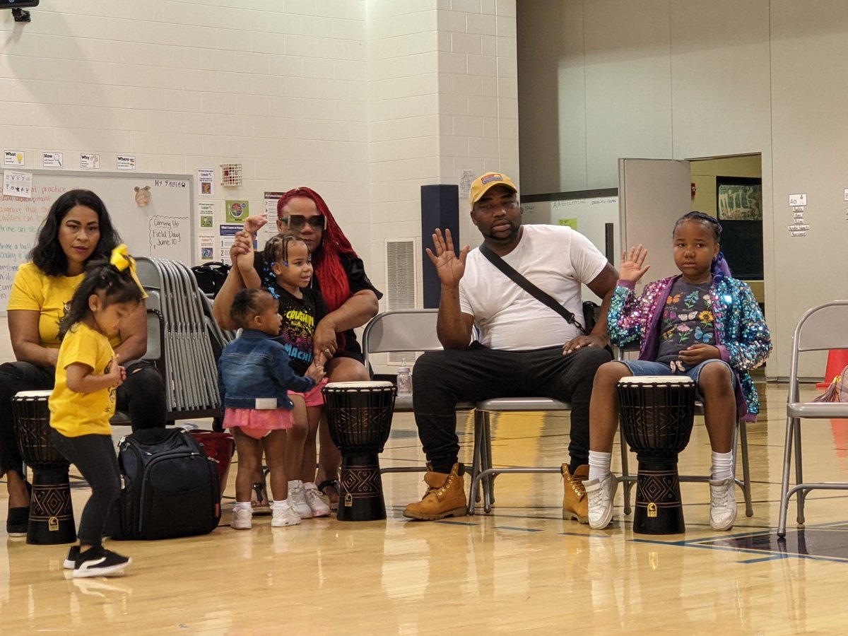 Families worked together to create music. Las familias trabajaron juntas para crear música. <a href="/_CreativeNomads/">Creative Nomads (501 c 3)</a> @MDEngageEarly <a href="/BGJudyAACPS/">BGJudyAACPS</a>