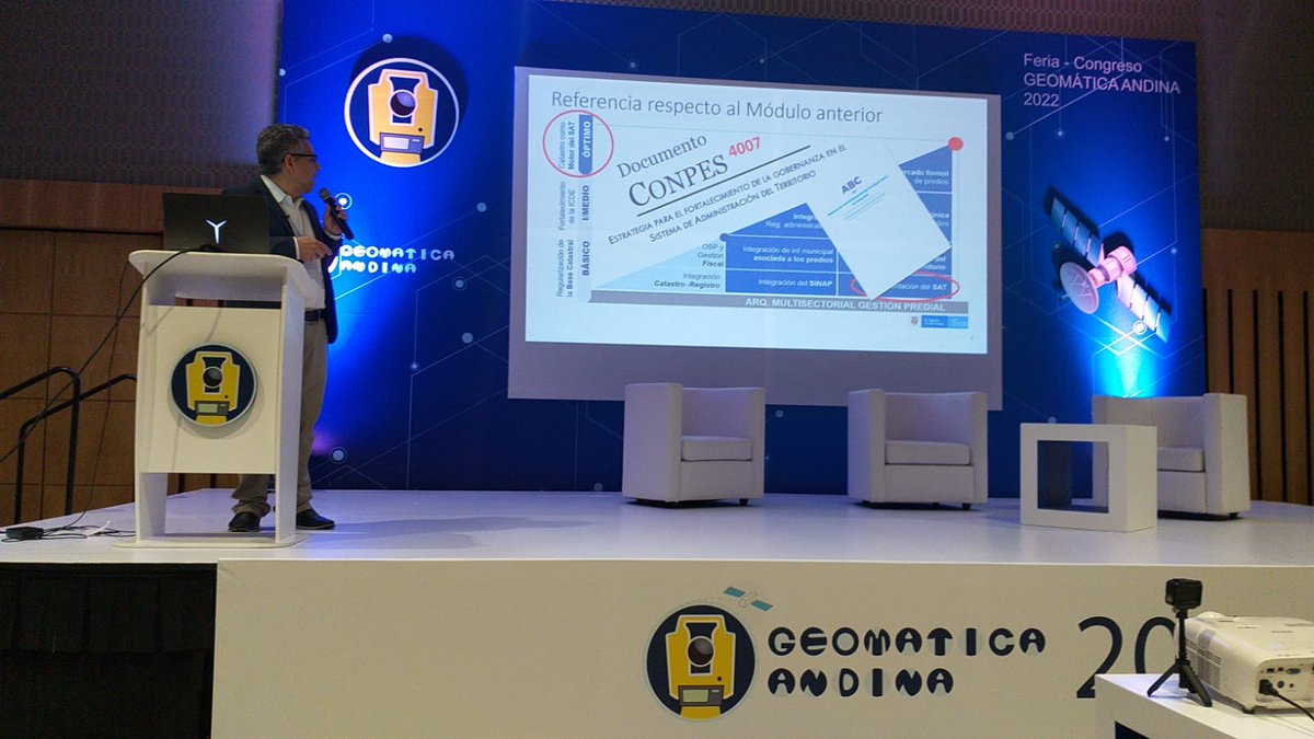 🗣Ya mismo nuestro colaborador <a href="/GolgiAlvarez/">Golgi Alvarez</a> expone algo de nuestra labor en 🇨🇴 en VI Congreso de Geomática Andina. Cc <a href="/SuizaColombia/">Embajada de Suiza en Colombia</a> <a href="/igacColombia/">Instituto Geográfico Agustín Codazzi - IGAC</a>