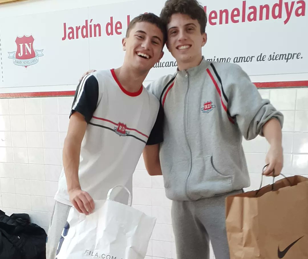 ComplejoEdu's tweet photo. CAMPAÑA FRIO CERO
Agradecemos la colaboración en la Campaña #FríoCero. Un grupo de estudiantes de nuestra #secundariaRubénDarío ha trabajado en la clasificación de las donaciones para la entrega a las personas en situación de calle. 
¡¡Gracias!!
#ComplejoSolidario https://t.co/La8Hqc9BmB