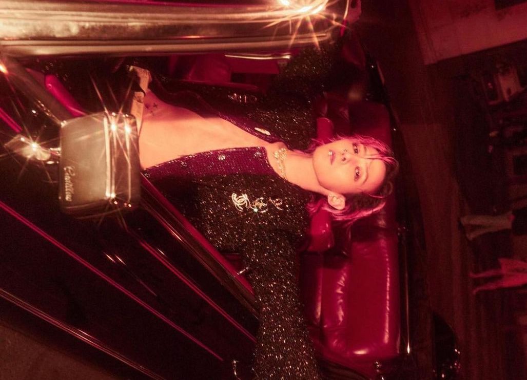 EditGdragon's tweet photo. HE'S SO HOT ! https://t.co/LABXH1j79x