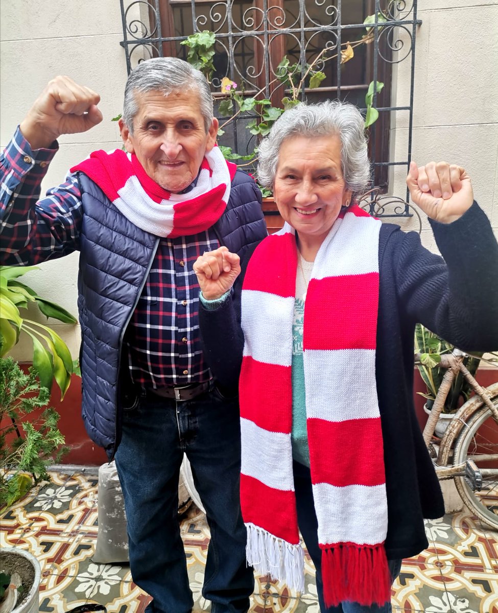 Salud_en_casa1's tweet photo. Hoy somos #Peru y nuestros amigos de @GlorenEn lo saben.
¿Y ya tienes tu chalina de la bicolor ? Pidela ya para esta ocasión y para esta temporada de invierno.
#chalina #PeruvsAustralia https://t.co/aNbs2KqnHA