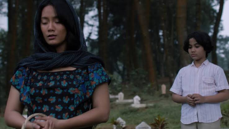 abinsarchive's tweet photo. Satan's Slave (2017)
9/10
ANOTHER TARA BASRO MOVIE AND JOKO ANWAR's MASTERPIECE *chef's kiss* LOVE THE PLOT AND THE CINEMATOGRAPHY https://t.co/kHdW6ixkDf