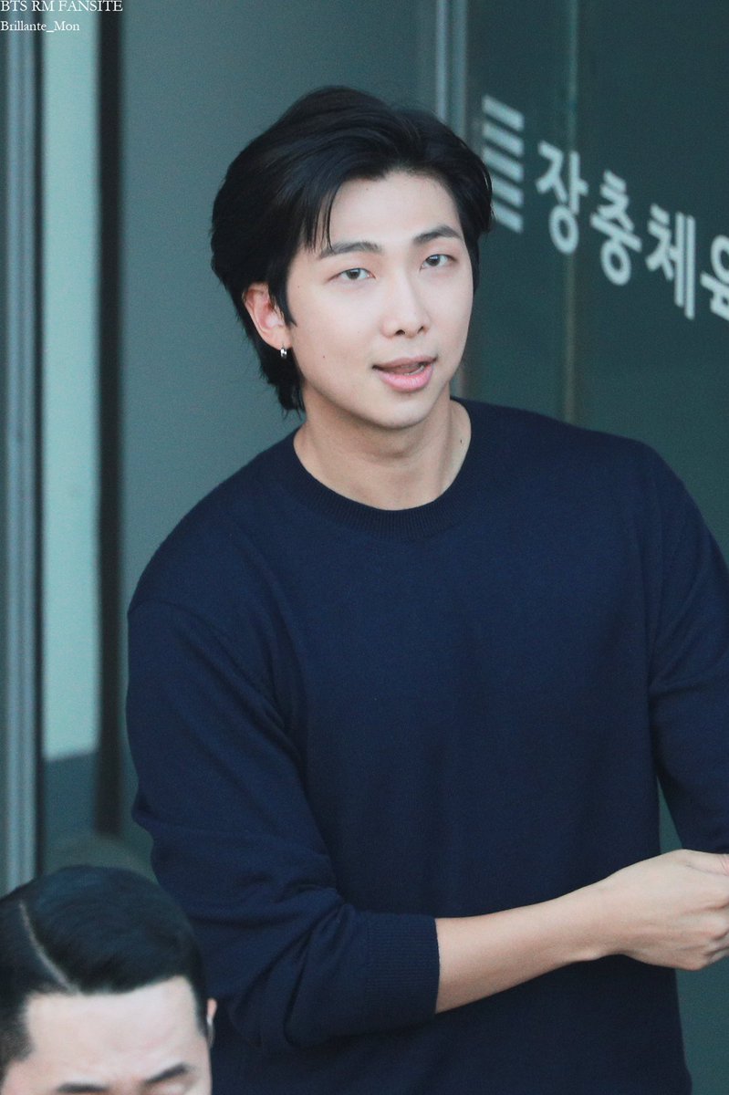 Brillante_Mon's tweet photo. 220613 엠카 퇴근

#방탄소년단   #BTS   #알엠 #RM #김남준 @BTS_twt https://t.co/LLc01lq0Ms