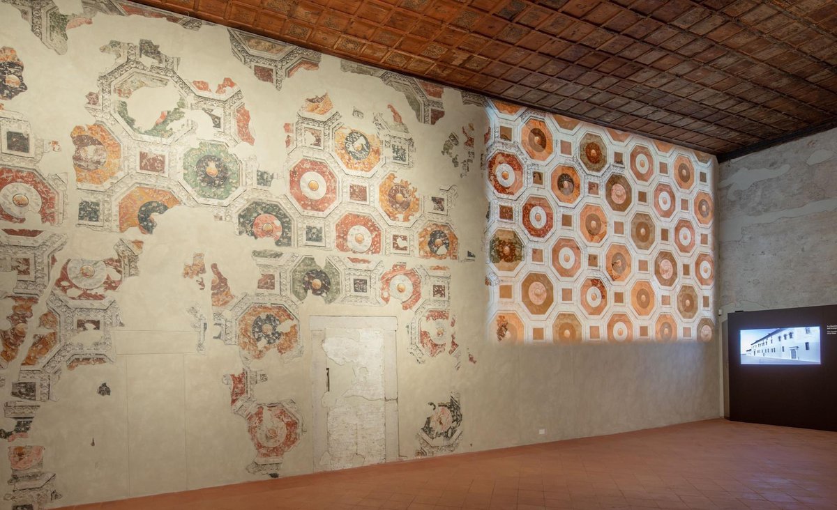 Nel nostro lavoro bisogna innovare costantemente, per questa prima giornata di #MuseumWeek vi mostriamo una proiezione in #videomapping realizzata per Palazzo Schifanoia @ArteAnticaFe, che ricostruisce la facciata originaria del Palazzo integrandone una parte. 
#InnovazioneMW