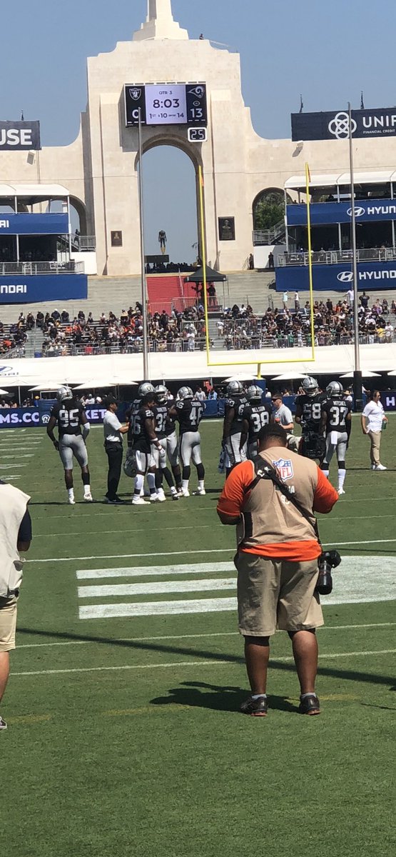 Lindalate01's tweet photo. @YungChiliDogg Im a raider fan 🖤 #raidernation https://t.co/dcaLwRFimL