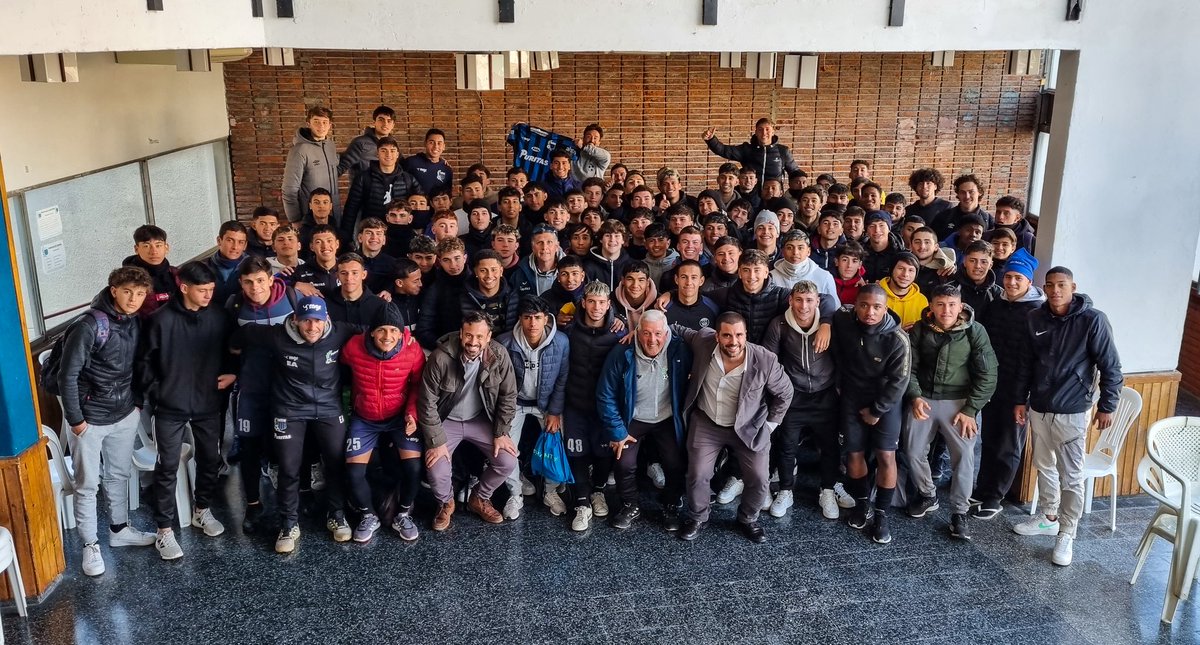 El agradecimiento a Gonzalo Gelpi y Leandro Fernández, del Departamento de Salud Mental de la <a href="/Mutual_Uru/">MUFP</a> por el taller brindado a nuestro 𝐒𝐞𝐦𝐢𝐥𝐥𝐞𝐫𝐨 𝐝𝐞 𝐕𝐢𝐫𝐭𝐮𝐝𝐞𝐬.