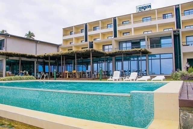 LibaroOfficiel's tweet photo. KRIBI plus belle avec LIBARÔ 😍

🥳 Nous sommes heureux de vous annoncez que vous ne repartirez plus de kribi sans nos produits.
Faites un tour à HOTEL LAGON RESORT KRIBI et vous serez servi.e.s.🍾

Merci pour votre fidélité, vos encouragements, vos conseils et vos achats.🙏🏾 https://t.co/zTzF7NzSDC