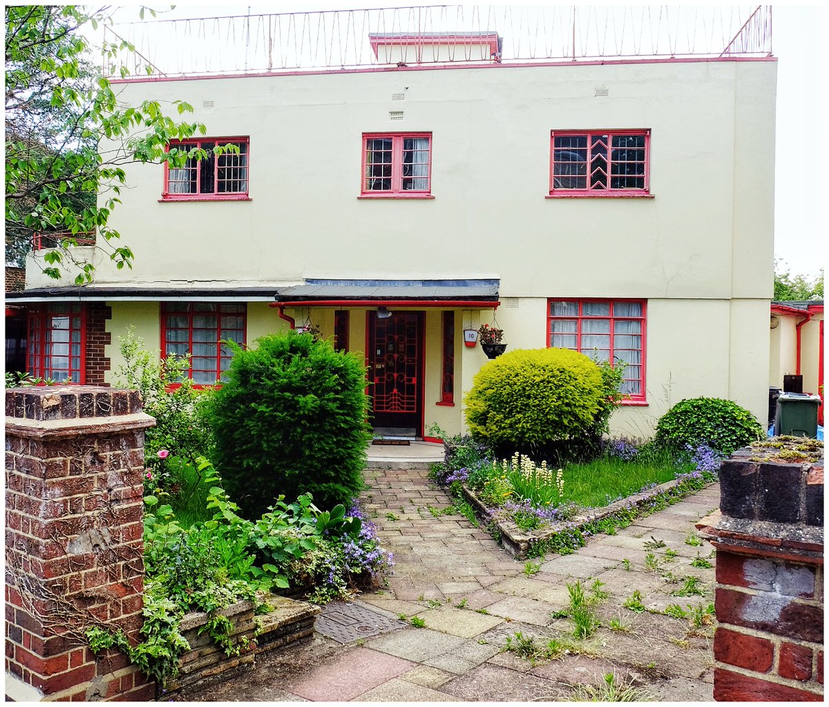 Herne Hillian SE24 (@hernehill81) on Twitter photo Rare mid-20th century house in #HerneHill saved! Faced with demolition by new owner, local experts, <a href="/HerneHillSoc/">Herne Hill Society</a> & <a href="/C20Society/">C20 Society</a> persuaded Lambeth to issue a temporary Building Protection Notice. Historic England now announce Grade II listed building protection! Rare mid-20th century house in #HerneHill saved! Faced with demolition by new owner, local experts, <a href="/HerneHillSoc/">Herne Hill Society</a> & <a href="/C20Society/">C20 Society</a> persuaded Lambeth to issue a temporary Building Protection Notice. Historic England now announce Grade II listed building protection!