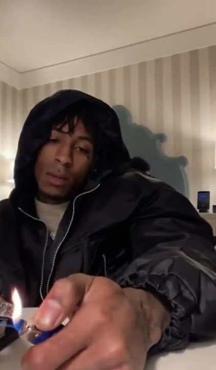 whiteybulger__'s tweet image. nba youngboy in jail vs outside of jail looks crazy to me 💀