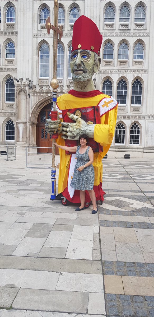ForBecket's tweet photo. Thomas the Giant has arrived in London his spiritual home. He’s starting in the show finale. Pictured walking in Giant footsteps is Emmeline our show director. Book your tickets now it’s going to be a great day out 17/18 June https://t.co/dmq9lKWZUX ⁦@CanterburyBID⁩ https://t.co/01bqaY5HbM