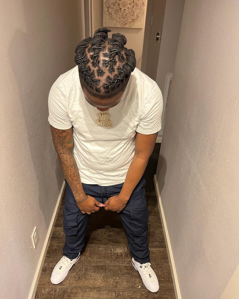 yb_upnextt's tweet photo. Way before the rap i had pro tools soon as yo b**** see da gang she gone choose🥲#MBA #NEWMUSICTHISWEEK https://t.co/M73dz1JbVv